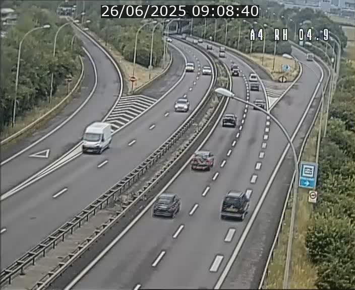 <h2>Traffic live webcam Luxembourg Leudelange - A4 - BK 4.9 - direction Luxembourg</h2>