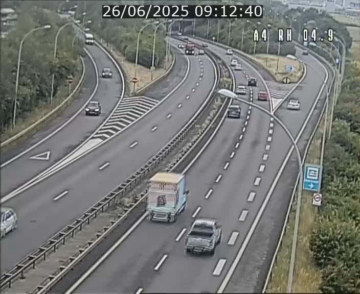 <h2>Traffic live webcam Luxembourg Leudelange - A4 - BK 4.9 - direction Luxembourg</h2>