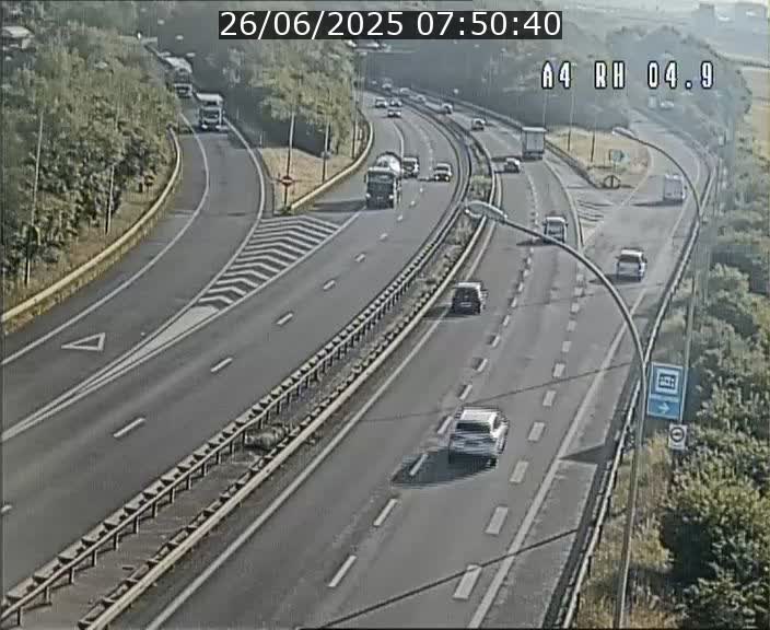 <h2>Traffic live webcam Luxembourg Leudelange - A4 - BK 4.9 - direction Luxembourg</h2>