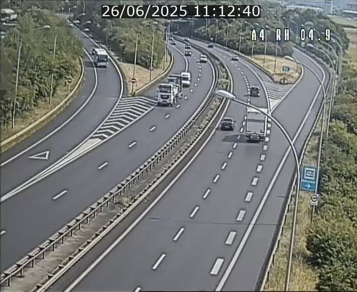 <h2>Traffic live webcam Luxembourg Leudelange - A4 - BK 4.9 - direction Luxembourg</h2>