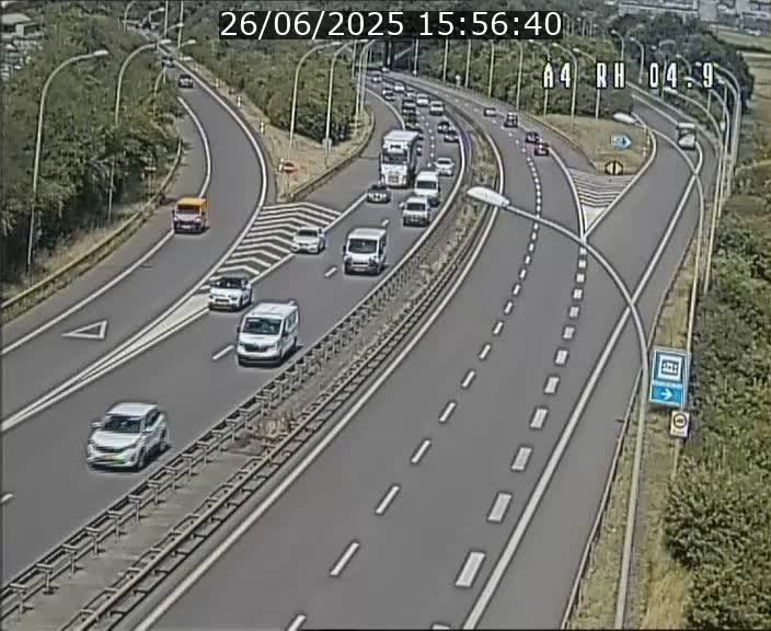 <h2>Traffic live webcam Luxembourg Leudelange - A4 - BK 4.9 - direction Luxembourg</h2>