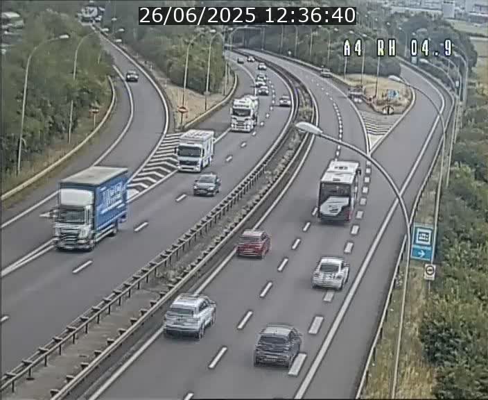<h2>Traffic live webcam Luxembourg Leudelange - A4 - BK 4.9 - direction Luxembourg</h2>