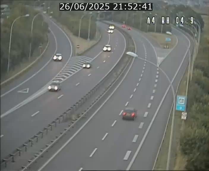 <h2>Traffic live webcam Luxembourg Leudelange - A4 - BK 4.9 - direction Luxembourg</h2>