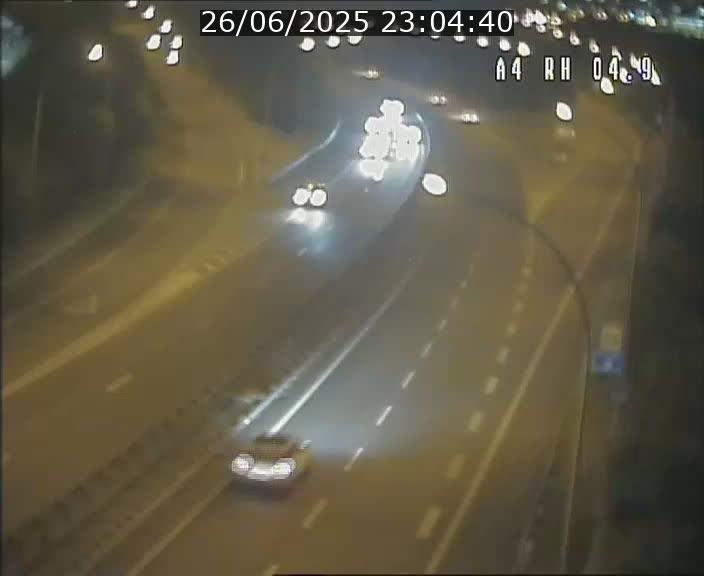 <h2>Traffic live webcam Luxembourg Leudelange - A4 - BK 4.9 - direction Luxembourg</h2>