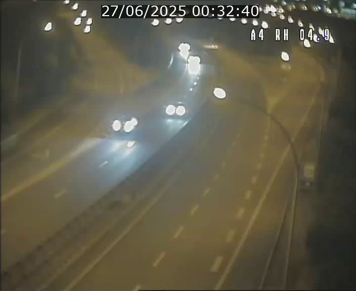 <h2>Traffic live webcam Luxembourg Leudelange - A4 - BK 4.9 - direction Luxembourg</h2>