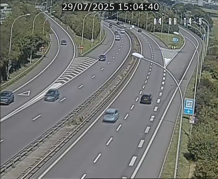 <h2>Traffic live webcam Luxembourg Leudelange - A4 - BK 4.9 - direction Luxembourg</h2>