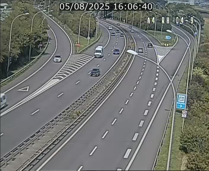 <h2>Traffic live webcam Luxembourg Leudelange - A4 - BK 4.9 - direction Luxembourg</h2>
