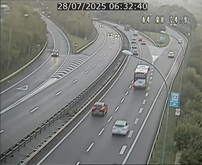 <h2>Traffic live webcam Luxembourg Leudelange - A4 - BK 4.9 - direction Luxembourg</h2>