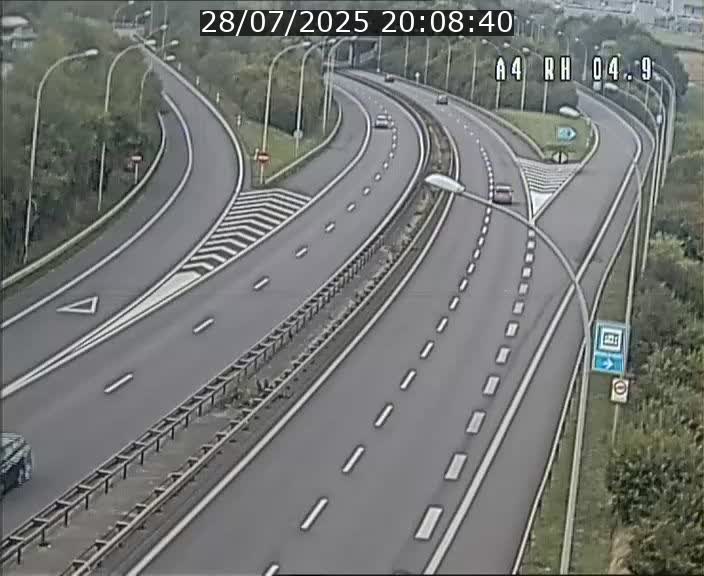 <h2>Traffic live webcam Luxembourg Leudelange - A4 - BK 4.9 - direction Luxembourg</h2>