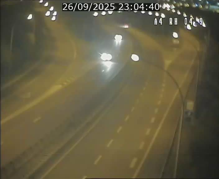 <h2>Traffic live webcam Luxembourg Leudelange - A4 - BK 4.9 - direction Luxembourg</h2>