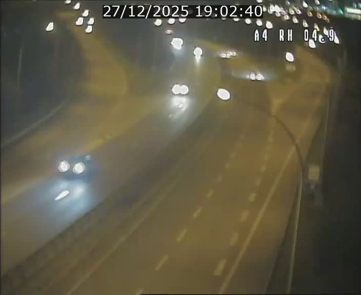 <h2>Traffic live webcam Luxembourg Leudelange - A4 - BK 4.9 - direction Luxembourg</h2>