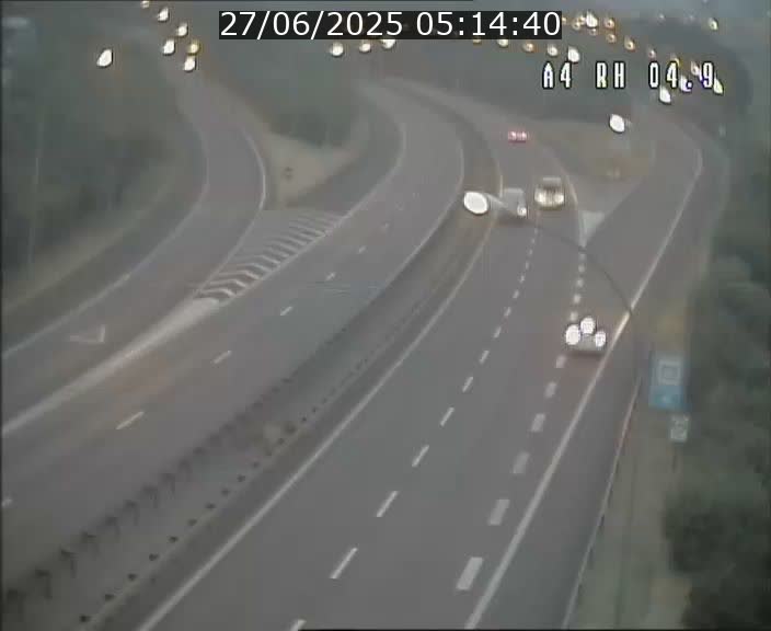 <h2>Traffic live webcam Luxembourg Leudelange - A4 - BK 4.9 - direction Luxembourg</h2>