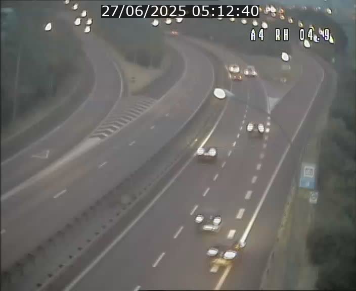 <h2>Traffic live webcam Luxembourg Leudelange - A4 - BK 4.9 - direction Luxembourg</h2>