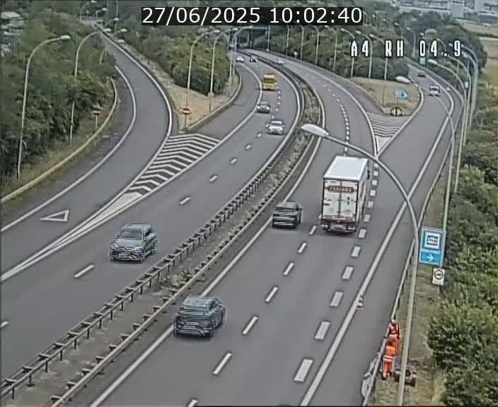 <h2>Traffic live webcam Luxembourg Leudelange - A4 - BK 4.9 - direction Luxembourg</h2>