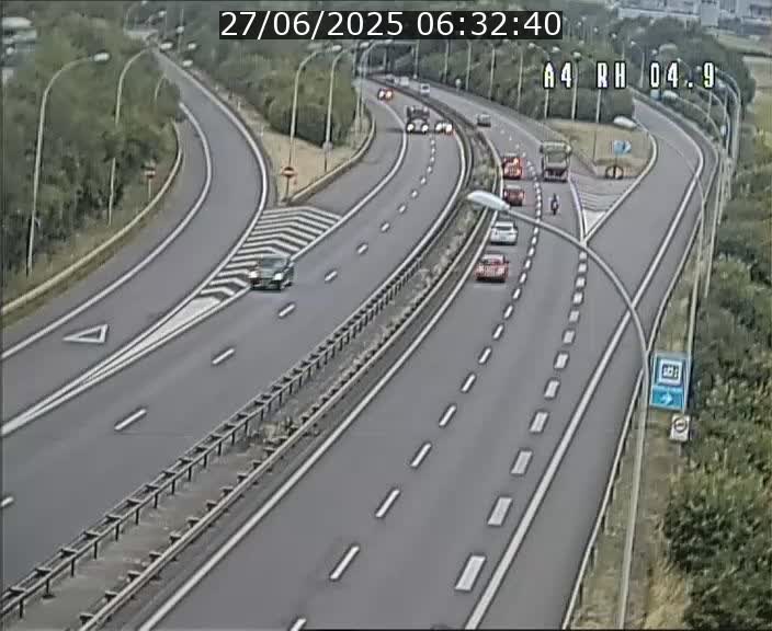 <h2>Traffic live webcam Luxembourg Leudelange - A4 - BK 4.9 - direction Luxembourg</h2>