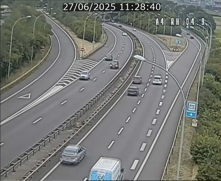 <h2>Traffic live webcam Luxembourg Leudelange - A4 - BK 4.9 - direction Luxembourg</h2>