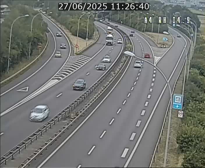 <h2>Traffic live webcam Luxembourg Leudelange - A4 - BK 4.9 - direction Luxembourg</h2>