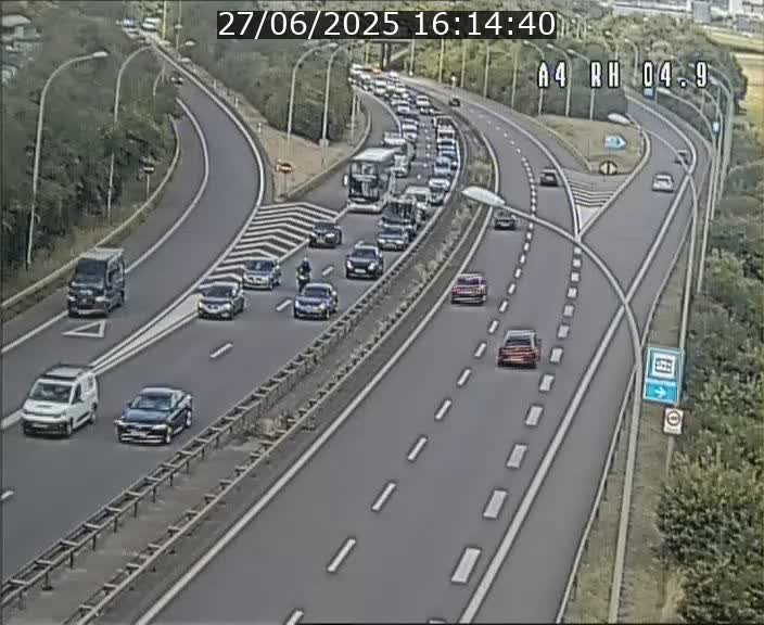 <h2>Traffic live webcam Luxembourg Leudelange - A4 - BK 4.9 - direction Luxembourg</h2>