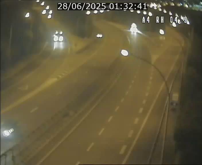 <h2>Traffic live webcam Luxembourg Leudelange - A4 - BK 4.9 - direction Luxembourg</h2>