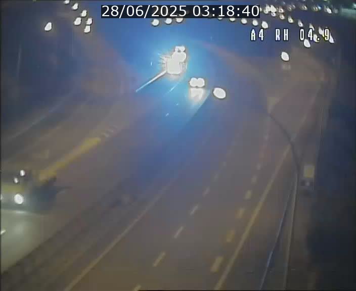 <h2>Traffic live webcam Luxembourg Leudelange - A4 - BK 4.9 - direction Luxembourg</h2>