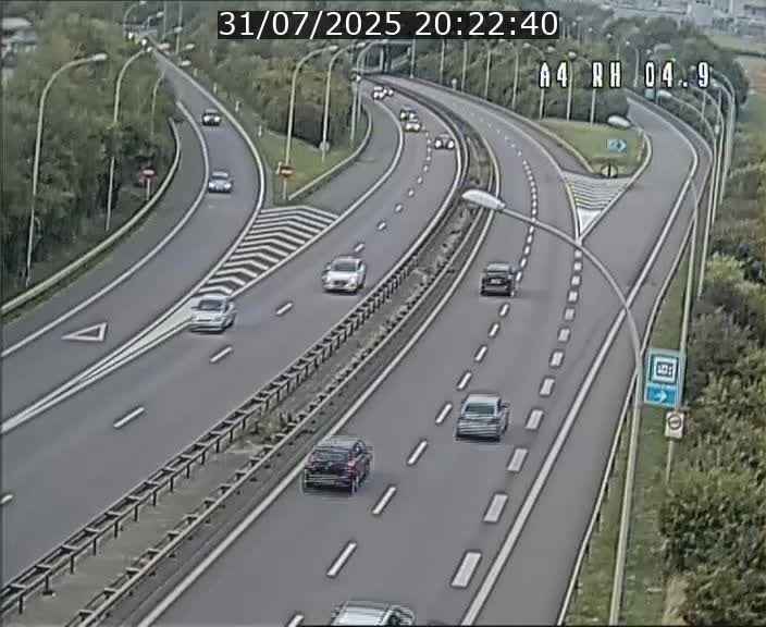 <h2>Traffic live webcam Luxembourg Leudelange - A4 - BK 4.9 - direction Luxembourg</h2>