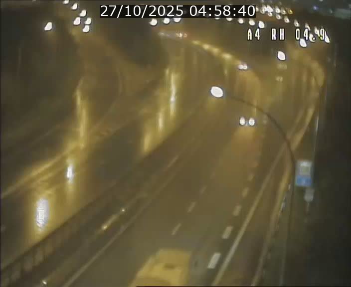 <h2>Traffic live webcam Luxembourg Leudelange - A4 - BK 4.9 - direction Luxembourg</h2>