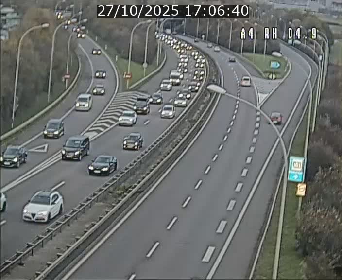 <h2>Traffic live webcam Luxembourg Leudelange - A4 - BK 4.9 - direction Luxembourg</h2>
