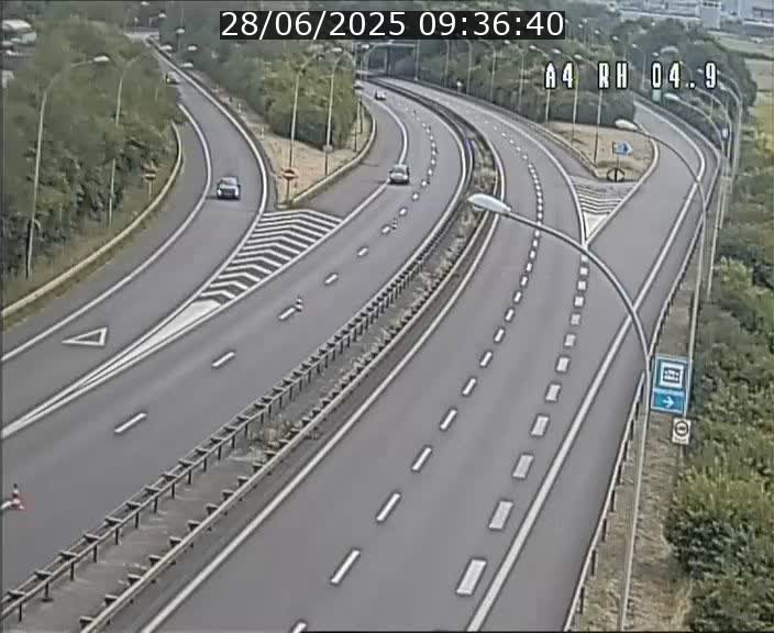 <h2>Traffic live webcam Luxembourg Leudelange - A4 - BK 4.9 - direction Luxembourg</h2>
