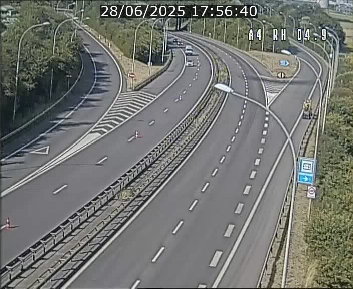 <h2>Traffic live webcam Luxembourg Leudelange - A4 - BK 4.9 - direction Luxembourg</h2>