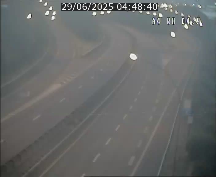 <h2>Traffic live webcam Luxembourg Leudelange - A4 - BK 4.9 - direction Luxembourg</h2>