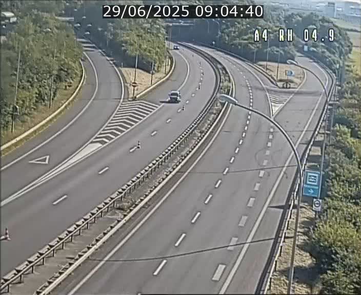 <h2>Traffic live webcam Luxembourg Leudelange - A4 - BK 4.9 - direction Luxembourg</h2>
