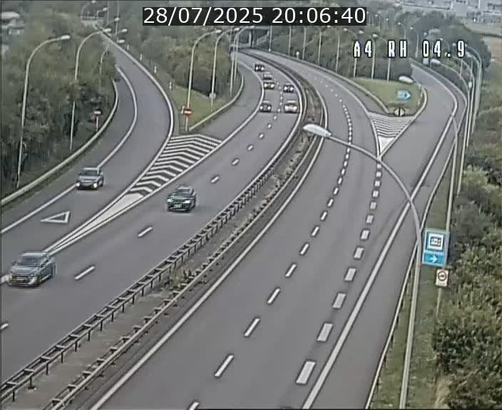 <h2>Traffic live webcam Luxembourg Leudelange - A4 - BK 4.9 - direction Luxembourg</h2>