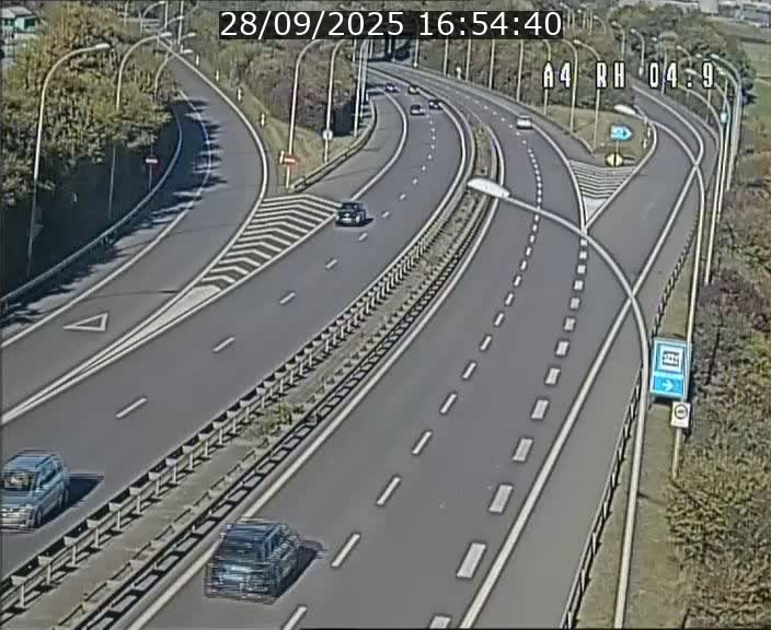 <h2>Traffic live webcam Luxembourg Leudelange - A4 - BK 4.9 - direction Luxembourg</h2>