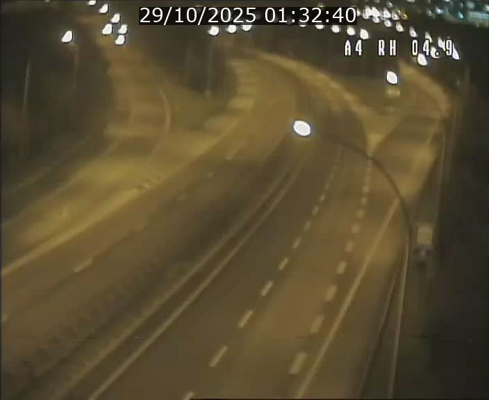 <h2>Traffic live webcam Luxembourg Leudelange - A4 - BK 4.9 - direction Luxembourg</h2>