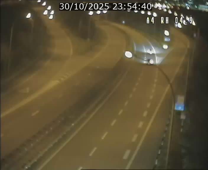 <h2>Traffic live webcam Luxembourg Leudelange - A4 - BK 4.9 - direction Luxembourg</h2>