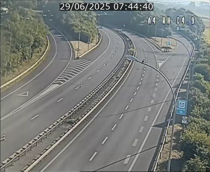 <h2>Traffic live webcam Luxembourg Leudelange - A4 - BK 4.9 - direction Luxembourg</h2>