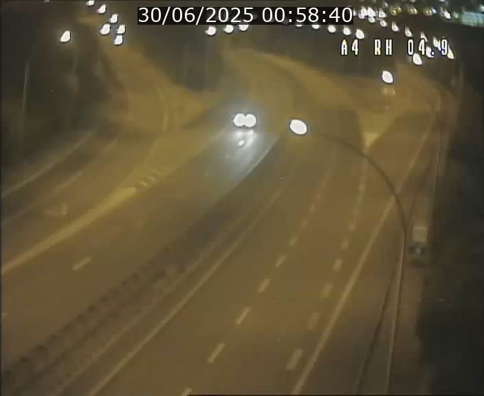 <h2>Traffic live webcam Luxembourg Leudelange - A4 - BK 4.9 - direction Luxembourg</h2>