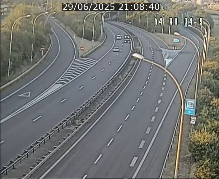 <h2>Traffic live webcam Luxembourg Leudelange - A4 - BK 4.9 - direction Luxembourg</h2>