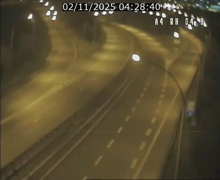 <h2>Traffic live webcam Luxembourg Leudelange - A4 - BK 4.9 - direction Luxembourg</h2>