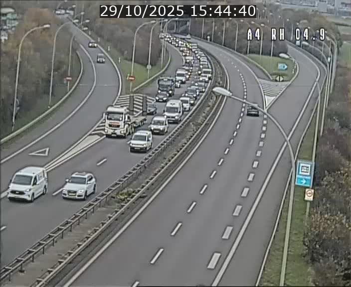 <h2>Traffic live webcam Luxembourg Leudelange - A4 - BK 4.9 - direction Luxembourg</h2>
