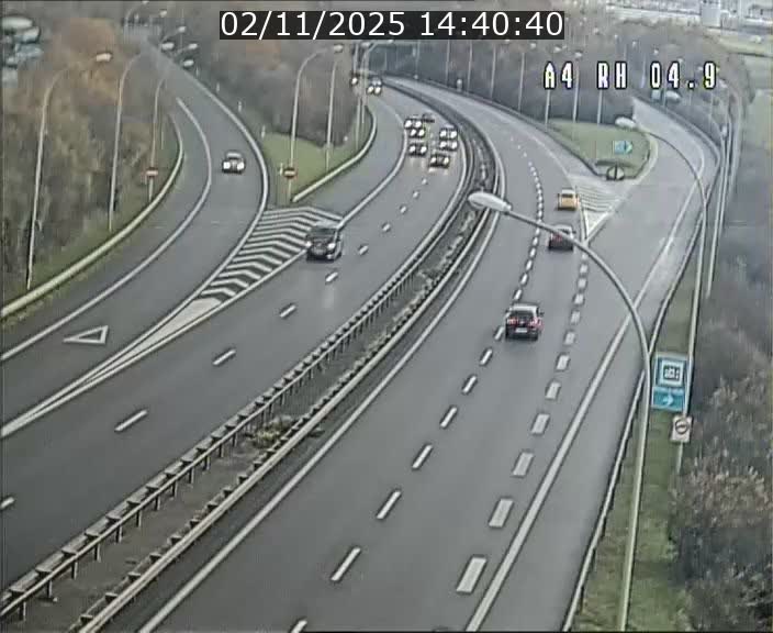 <h2>Traffic live webcam Luxembourg Leudelange - A4 - BK 4.9 - direction Luxembourg</h2>