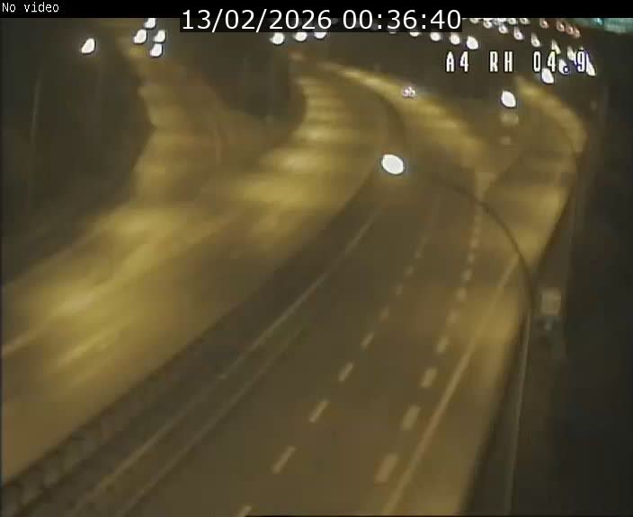 <h2>Traffic live webcam Luxembourg Leudelange - A4 - BK 4.9 - direction Luxembourg</h2>