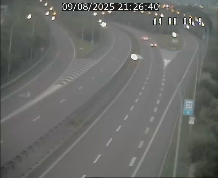<h2>Traffic live webcam Luxembourg Leudelange - A4 - BK 4.9 - direction Luxembourg</h2>