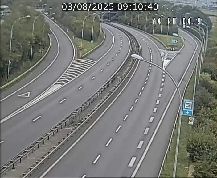 <h2>Traffic live webcam Luxembourg Leudelange - A4 - BK 4.9 - direction Luxembourg</h2>