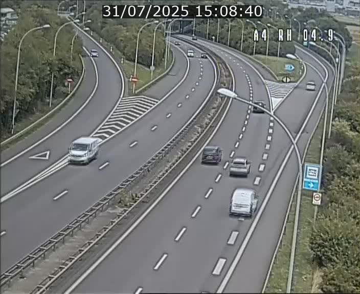 <h2>Traffic live webcam Luxembourg Leudelange - A4 - BK 4.9 - direction Luxembourg</h2>