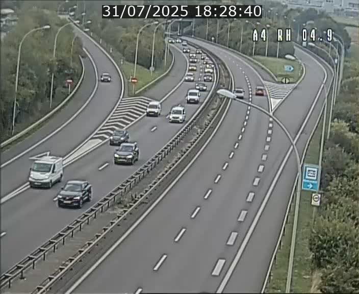 <h2>Traffic live webcam Luxembourg Leudelange - A4 - BK 4.9 - direction Luxembourg</h2>