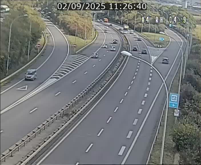 <h2>Traffic live webcam Luxembourg Leudelange - A4 - BK 4.9 - direction Luxembourg</h2>