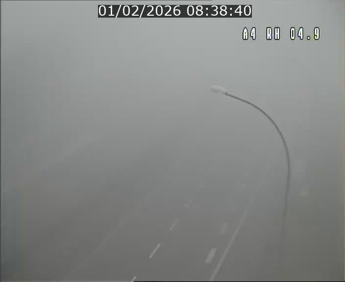 <h2>Traffic live webcam Luxembourg Leudelange - A4 - BK 4.9 - direction Luxembourg</h2>