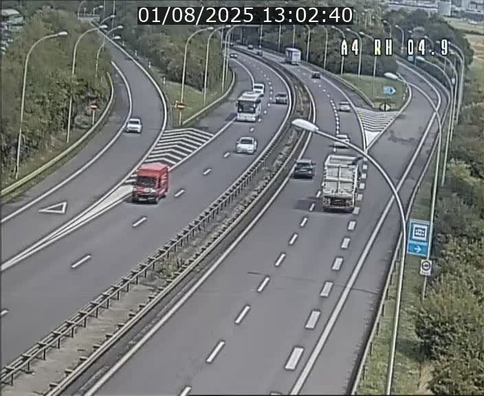 <h2>Traffic live webcam Luxembourg Leudelange - A4 - BK 4.9 - direction Luxembourg</h2>