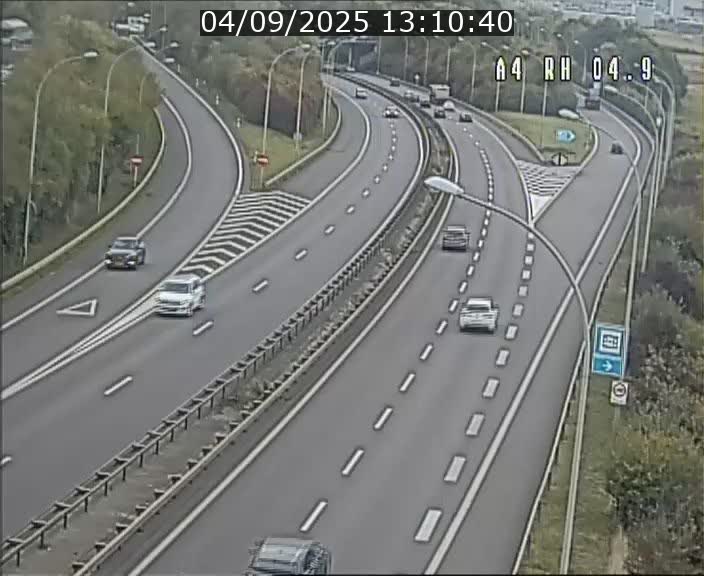 <h2>Traffic live webcam Luxembourg Leudelange - A4 - BK 4.9 - direction Luxembourg</h2>